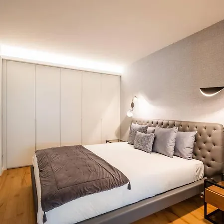 Renovato Deluxe Apartment *